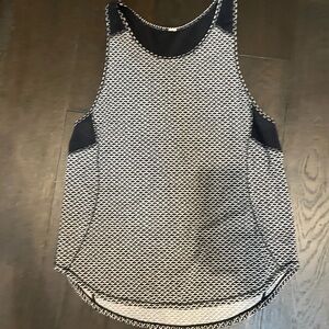 Lululemon Black and White Women's Top